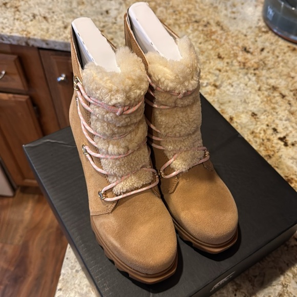 Sorel Joan of Artic Wedge III size 8 - Picture 3 of 4